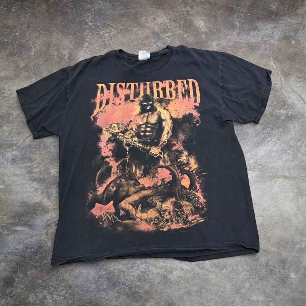 Disturbed band tee with graphic